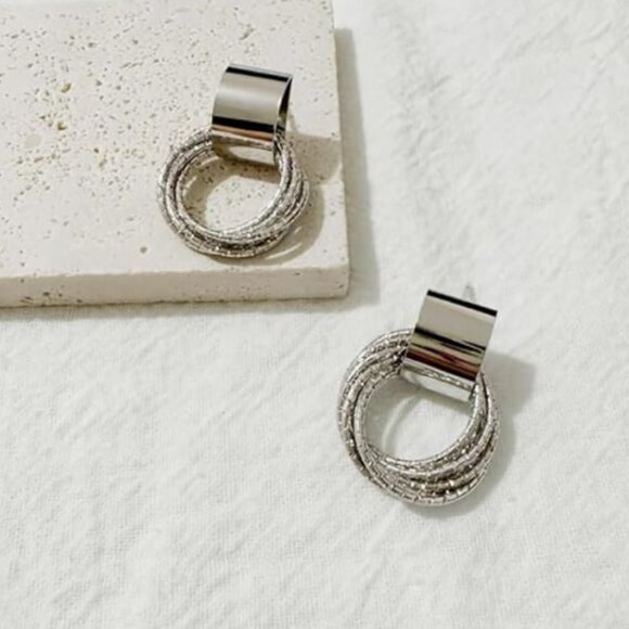 Gold Rings Stud Earrings - Picture 2 of 6